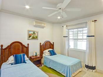 White Sands Speightstown Exterior foto